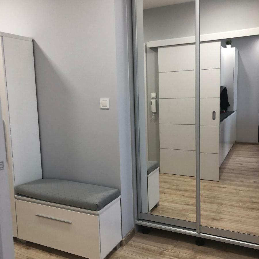 Klimatyzowany Apartament Roma Z Garazem Podziemnym เคียลเซ ภายนอก รูปภาพ
