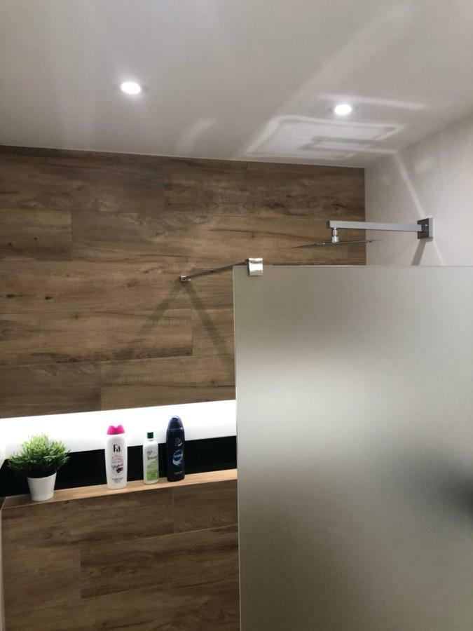 Klimatyzowany Apartament Roma Z Garazem Podziemnym เคียลเซ ภายนอก รูปภาพ