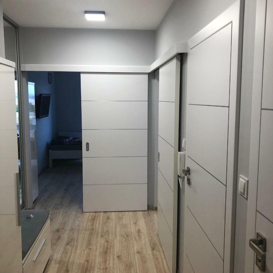 Klimatyzowany Apartament Roma Z Garazem Podziemnym เคียลเซ ภายนอก รูปภาพ